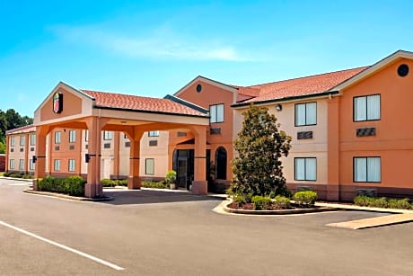 Super 8 by Wyndham Clinton