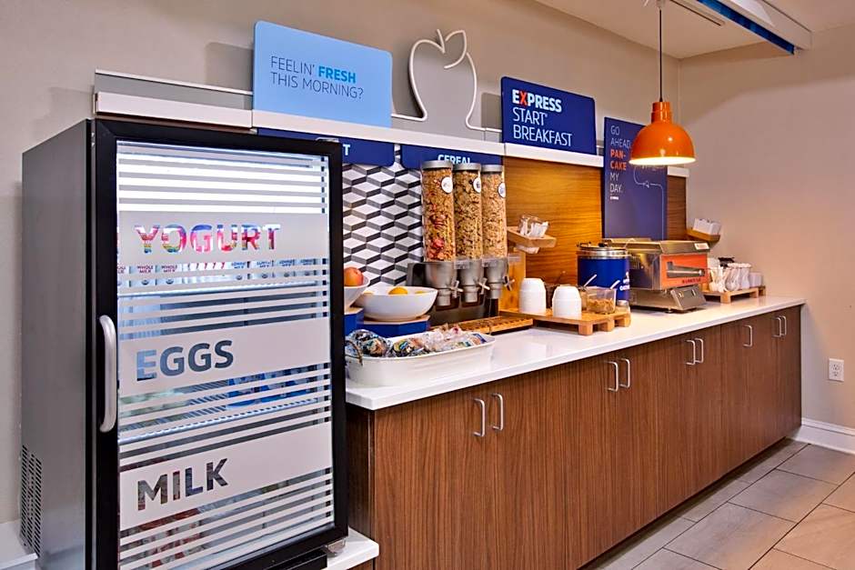 Holiday Inn Express Hotel & Suites - Sumter By IHG