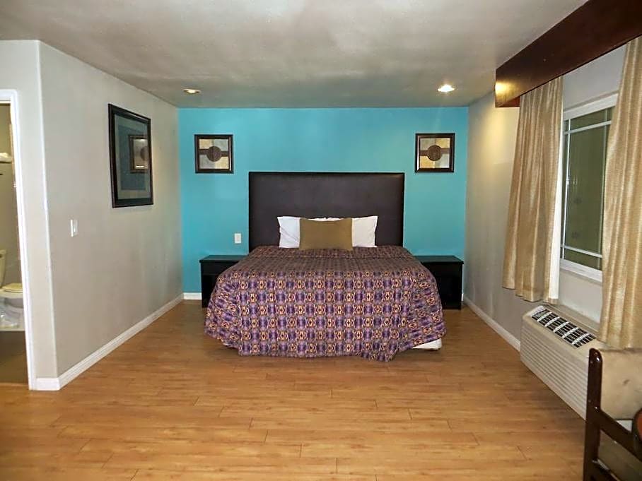 Rocky Inn