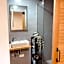 PJ Hotel Cerklje - 5min to Airport - Free Parking