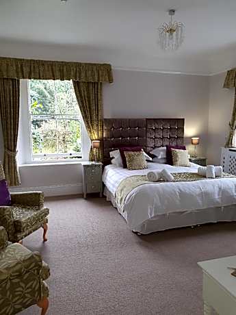 Wisteria Room-Double room-Ensuite with Bath-Garden View