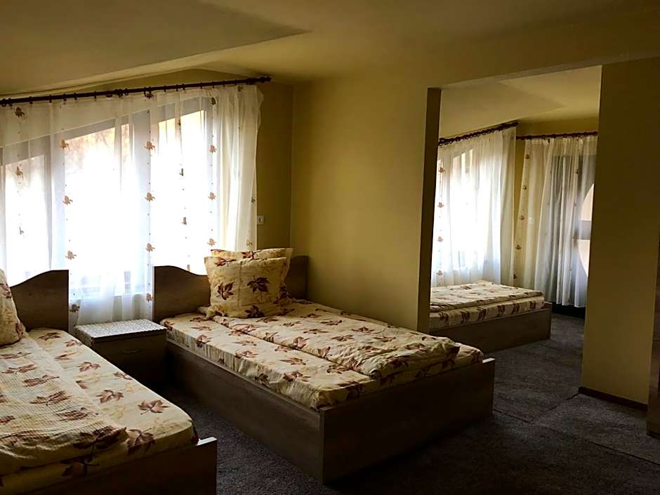 Pensiunea Mirela Peștera Urșilor