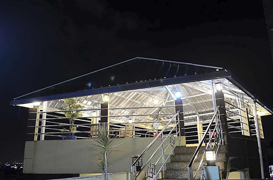 Hotel Salon Fora & Longhill Cafe Fora