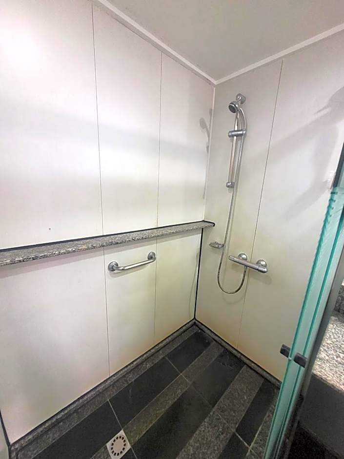 Flat no Golden Tulip By Rei dos Flats