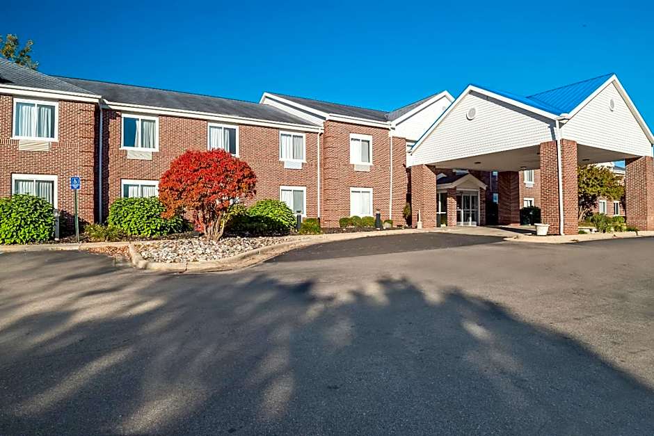 HomeTowne Studios by Red Roof East Lansing - Okemos