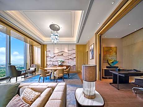 King Ambassador Suite