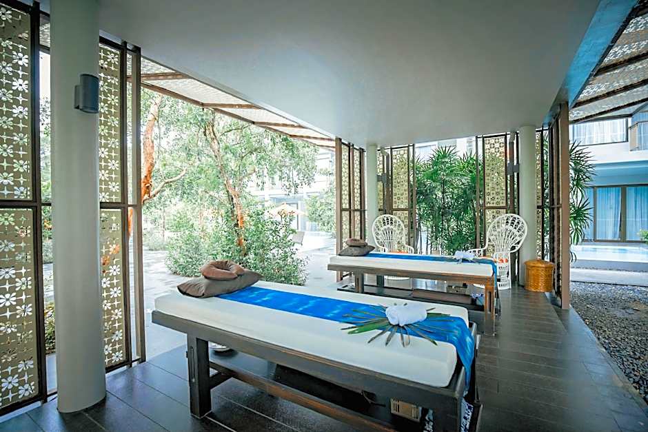 Proud Phuket Hotel (SHA Plus)