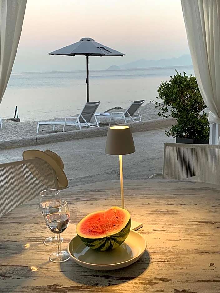 Pillbox Seafront Studios and Apartments