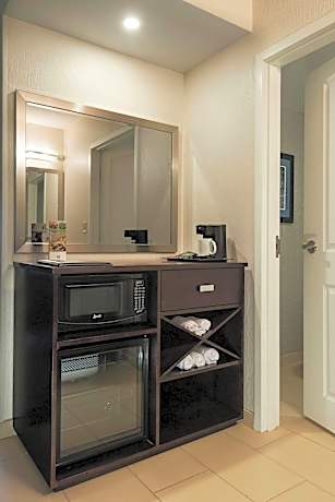 Deluxe Room, 1 King Bed with Sofa bed, Balcony (1 King Bed and 1 Double Sofa Bed)