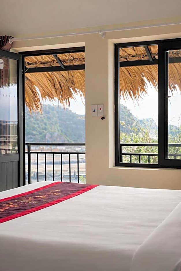LePont Cat Ba Bungalow