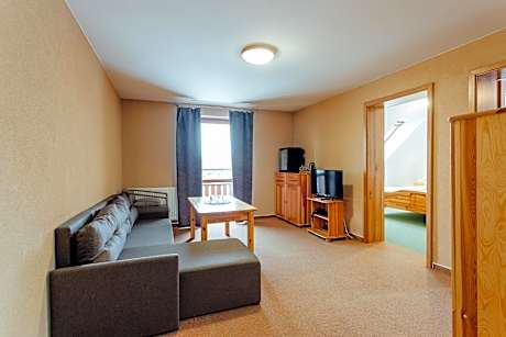 Family Room (4 Adults)