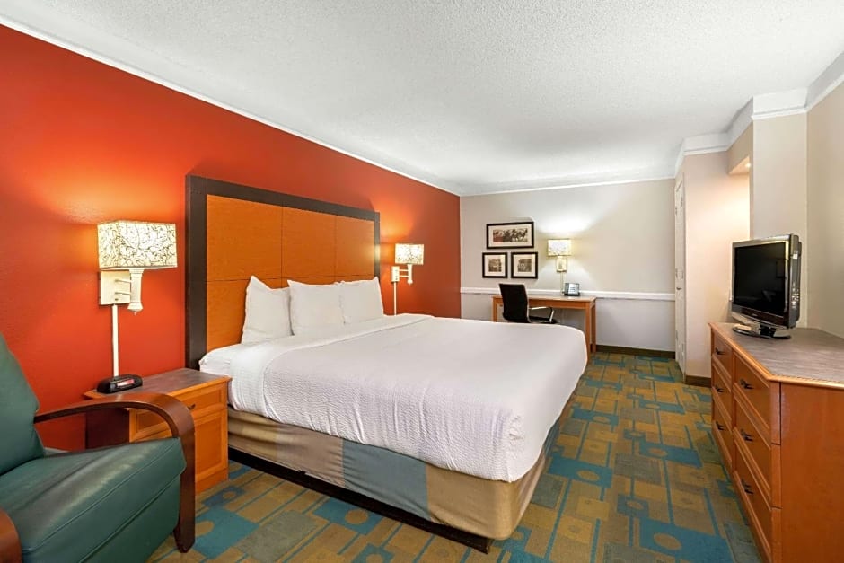 La Quinta Inn & Suites by Wyndham Phoenix Sky Harbor Airport