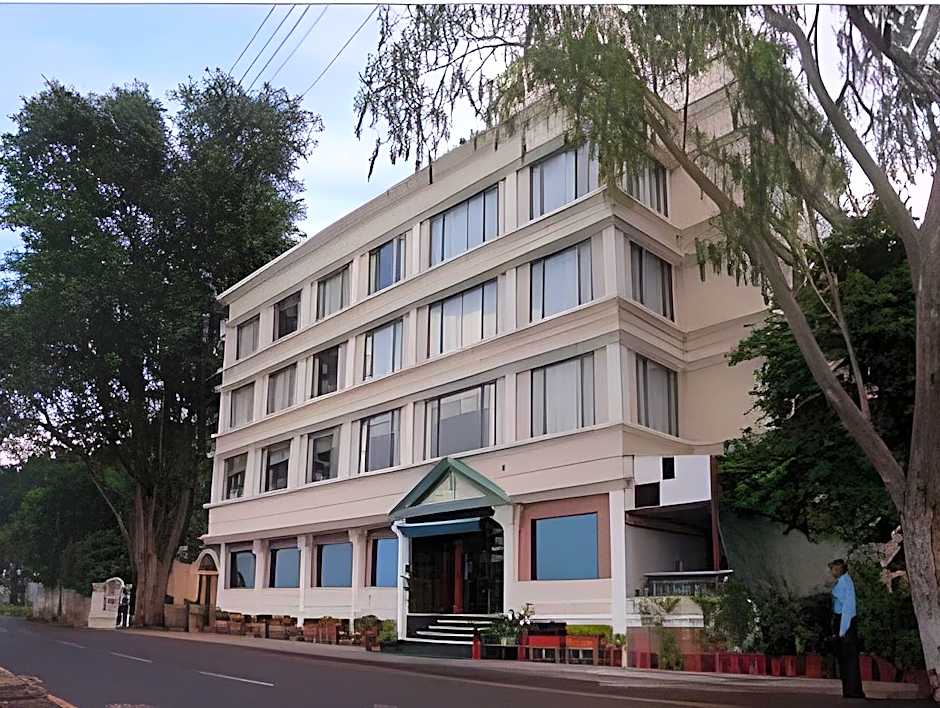 Hotel Ranjits Lakeview