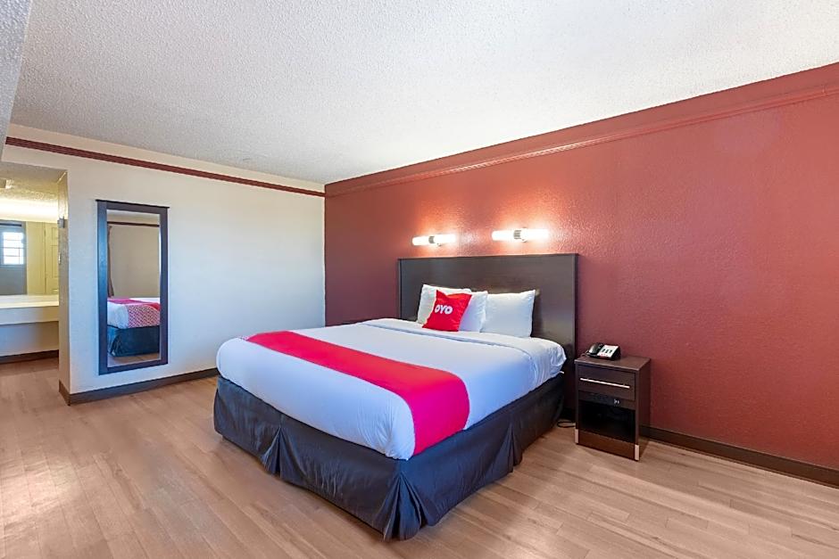 OYO Hotel Tulsa N Sheridan Rd & Airport