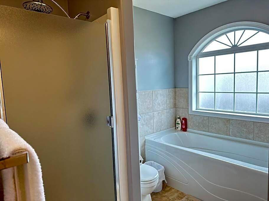 Comfortable 6 bedrooms house