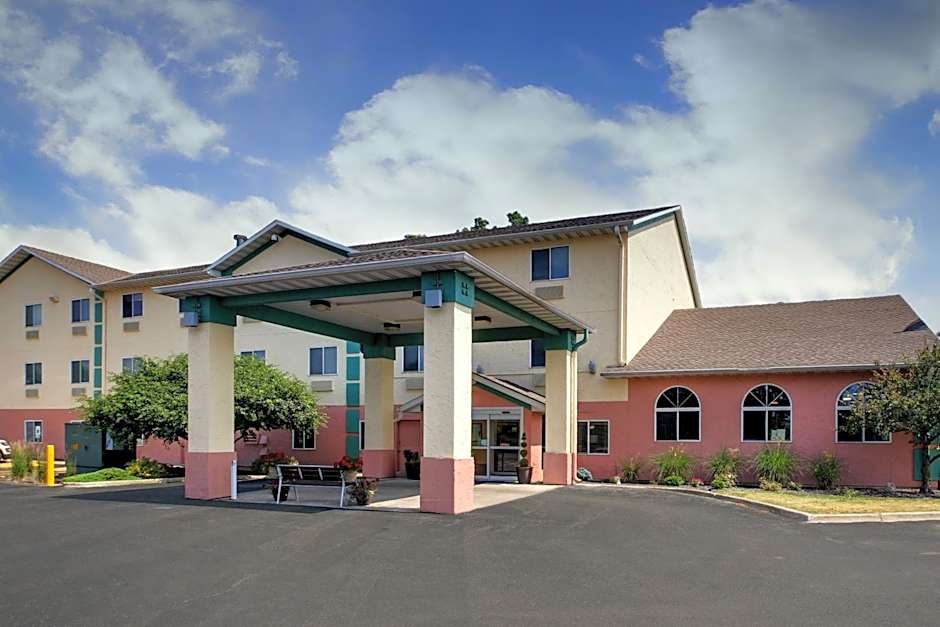 Baymont by Wyndham Galesburg