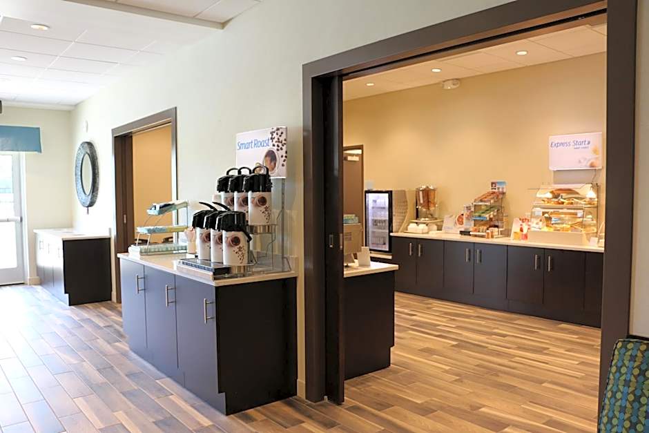 Holiday Inn Express & Suites Hendersonville SE - Flat Rock By IHG