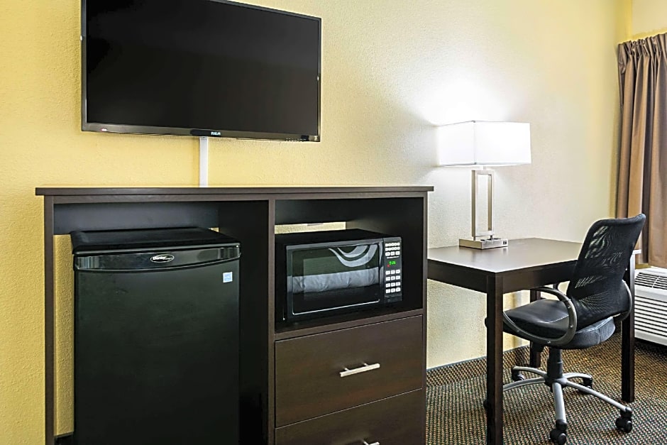 Quality Inn & Suites Greensburg I-74