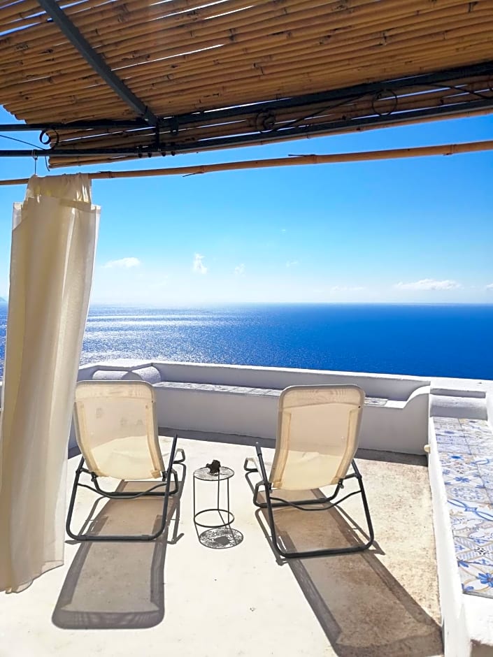 Alicudi Giardino dei Carrubi- al gradino 365