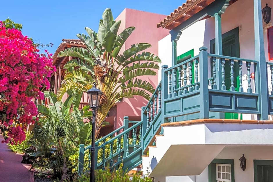 Apartamentos Oasis San Antonio