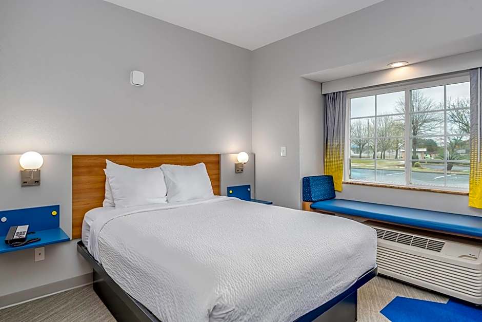 Microtel Inn & Suites By Wyndham Montgomery