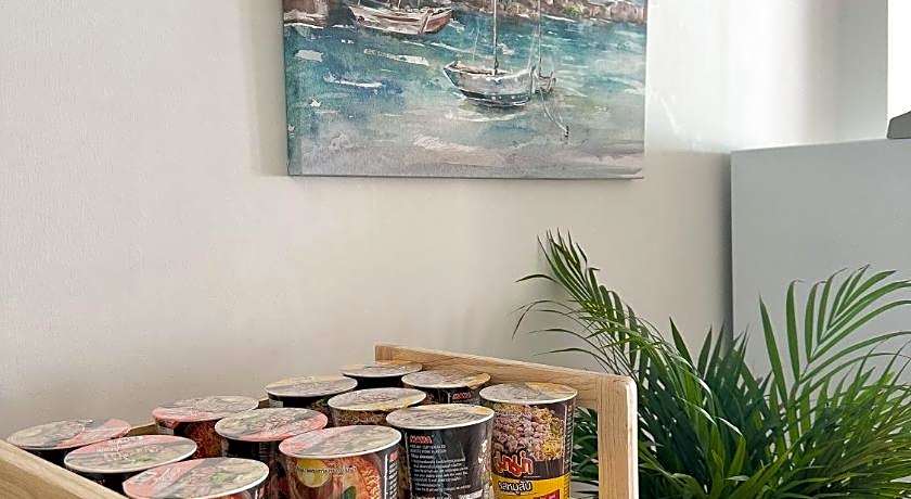 Montana Hotel & Hostel Phuket