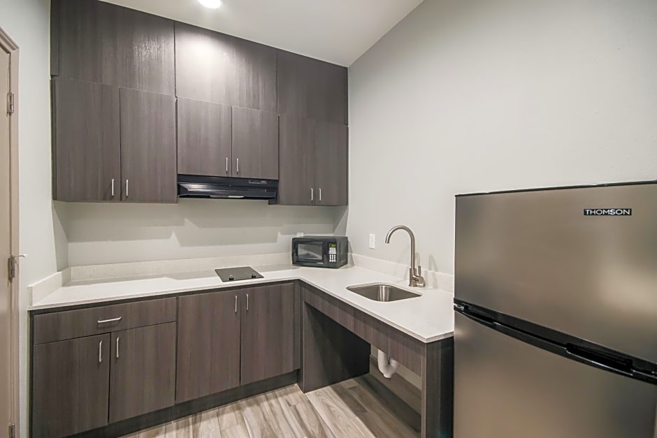 Americas Best Value Inn & Suites Northeast Houston I-610