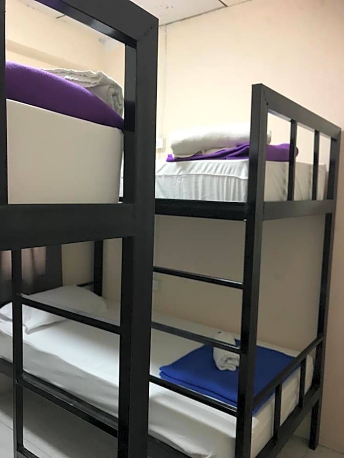 Holiday Phangan - Hostel & Bar