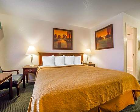 1 Queen Bed, Nonsmoking