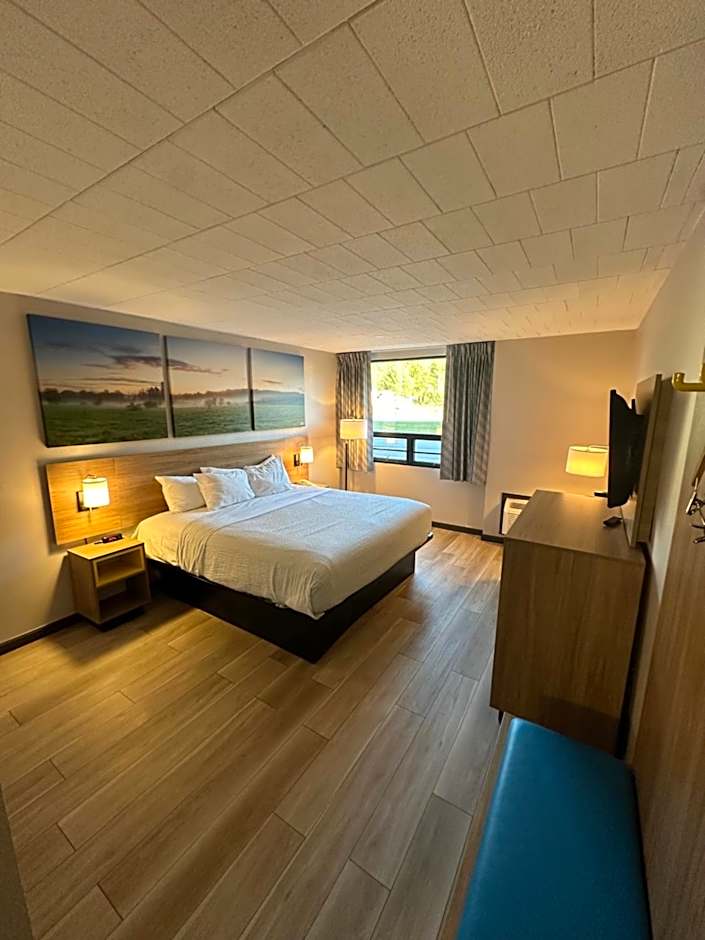 Days Inn by Wyndham Liberty