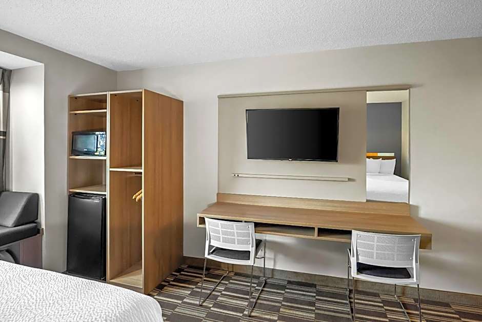 Microtel Inn & Suites by Wyndham Greensboro