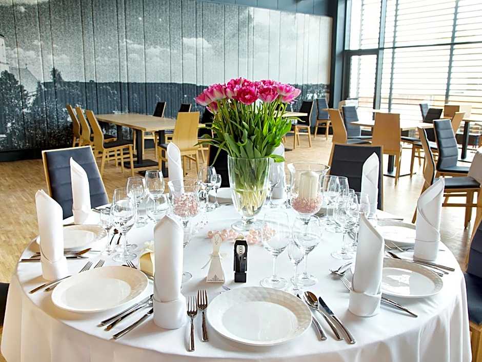 Regatta Hotel Restauracja Spa