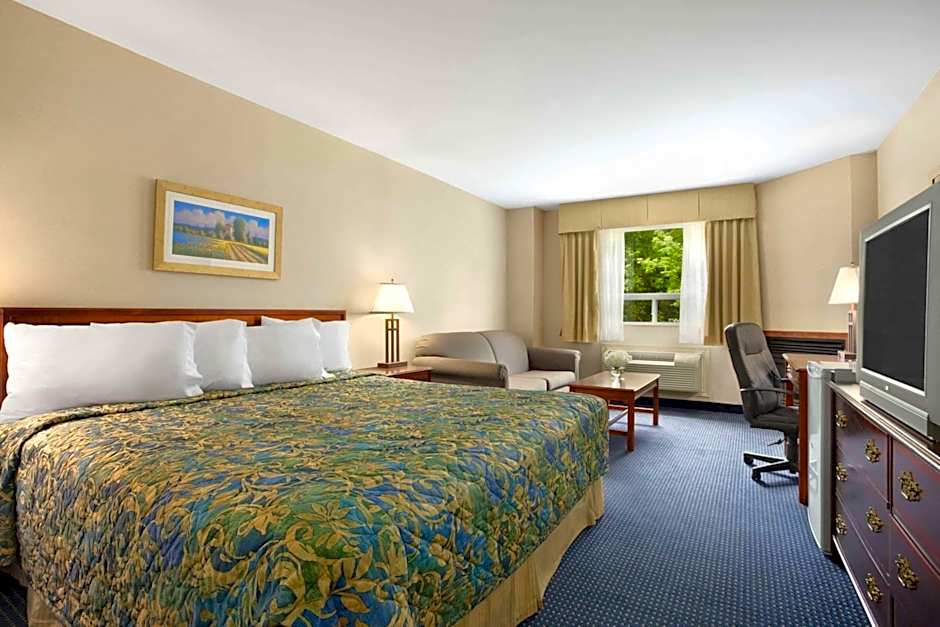 Travelodge by Wyndham Trenton