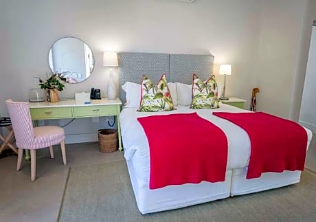 King Room with Pool View