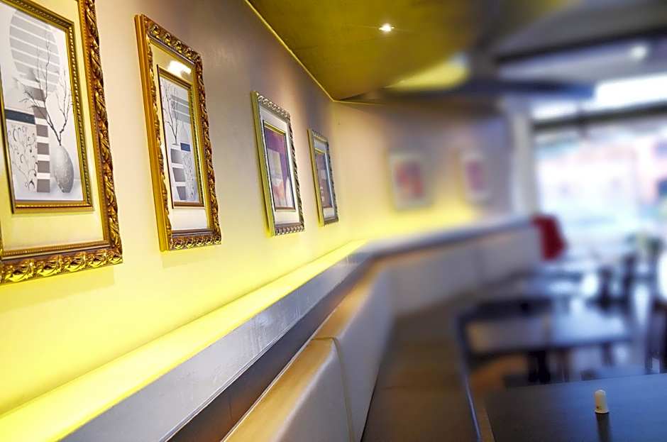 Hillside Plaza Hotel