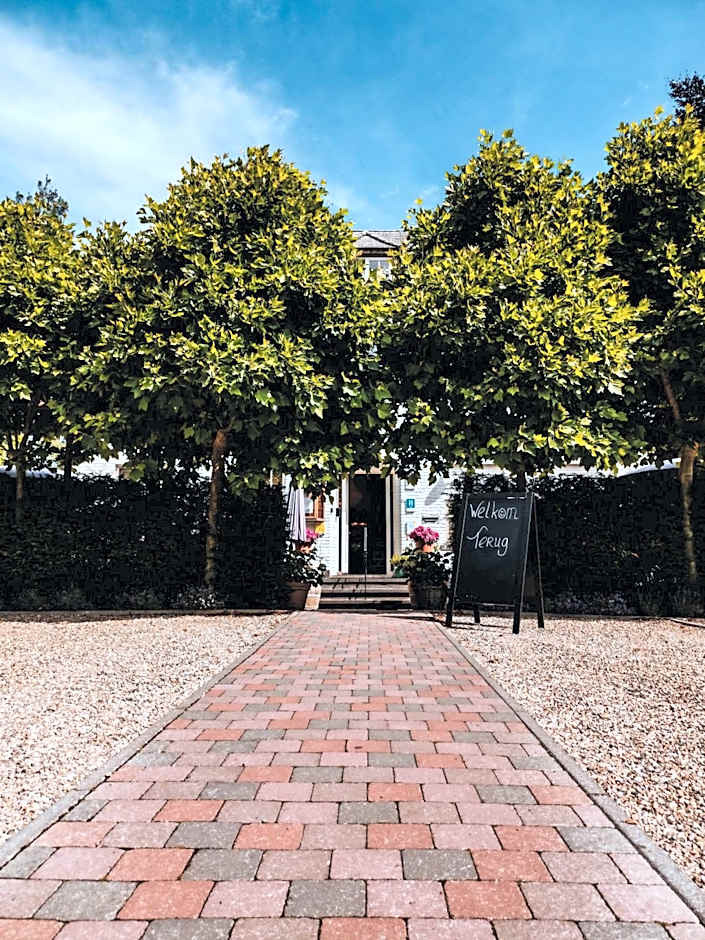 Hotel Au Nom De Dieu