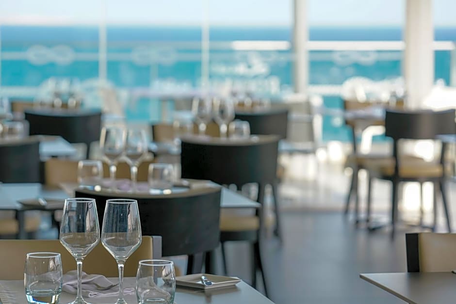 Carvi Beach Hotel