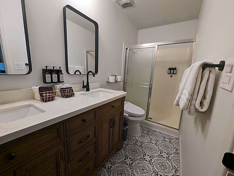 Sierra Blue Hotel & Swim Club