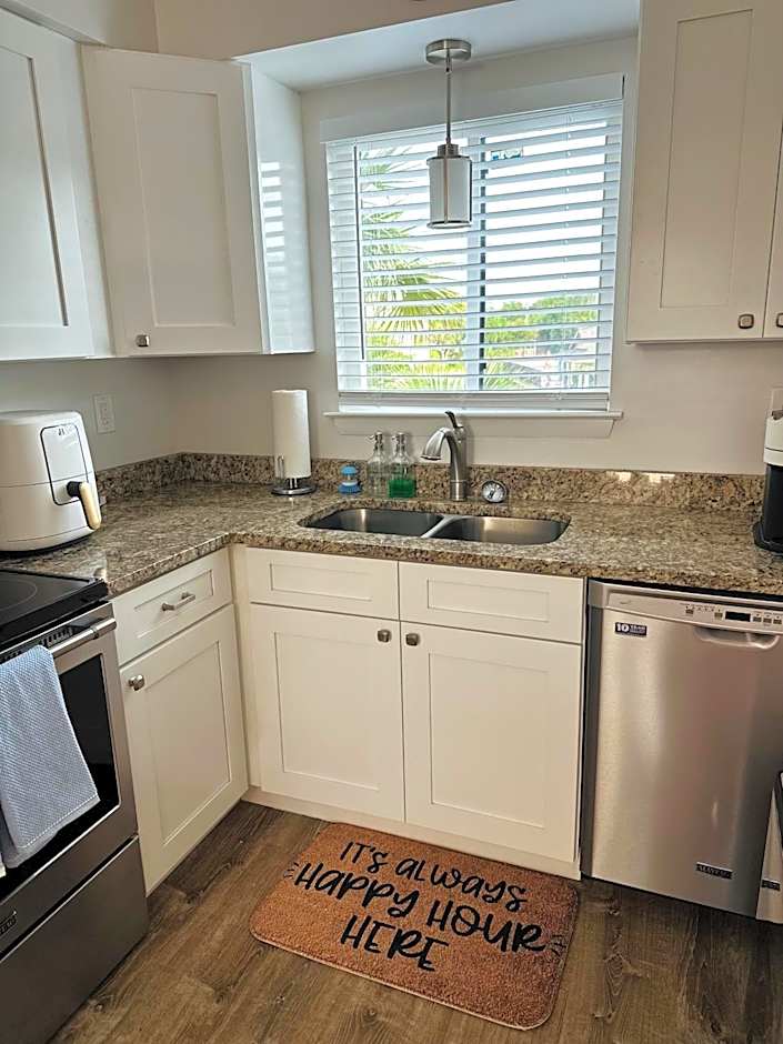 Condo at Happy Hour Tybee