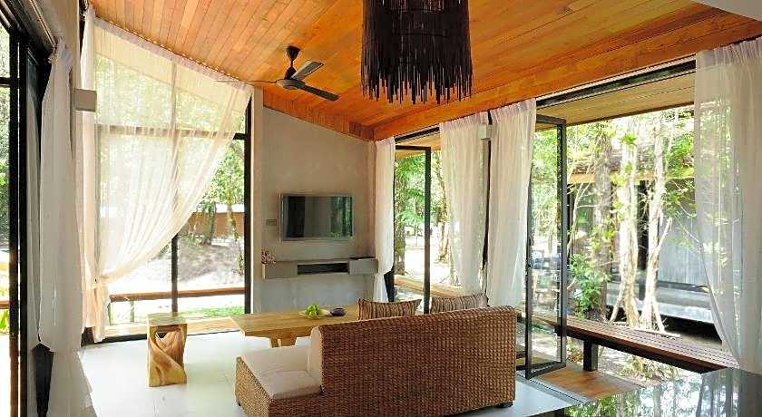 Villa Thalanena By The Beach