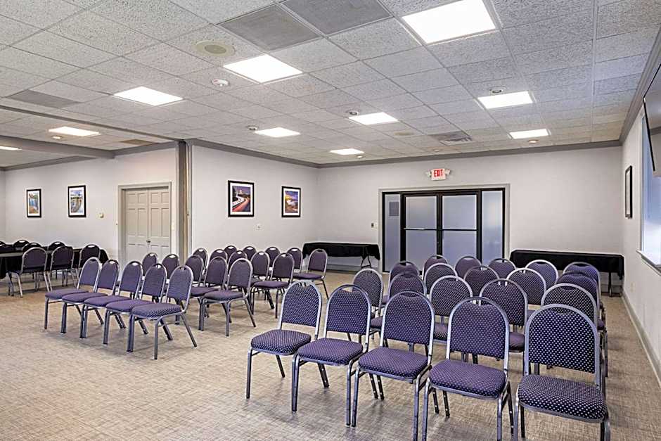 Quality Inn & Suites Greenville - Haywood Mall