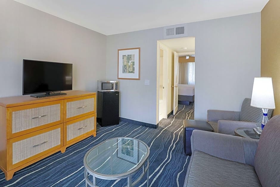 Ramada by Wyndham Costa Mesa/Newport Beach