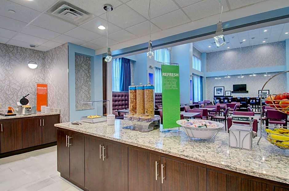 Hampton Inn & Suites Boston/Stoughton