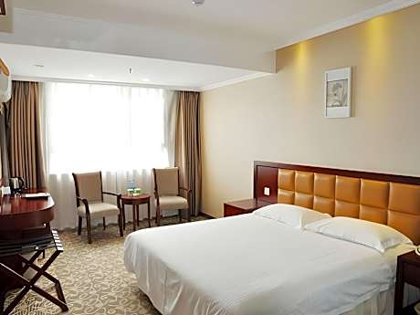 GTR - Guest Room with One 1.8M Bed