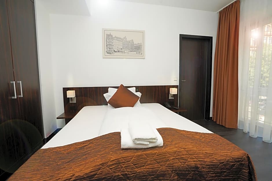 The Atrium Hotel