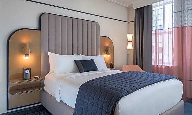 Hu. Hotel