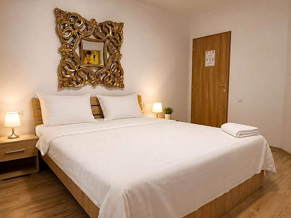 Monte Carlo Palace Rooms