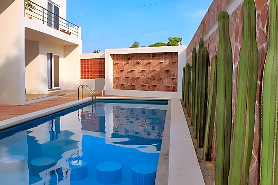 La Aurora Puerto Escondido