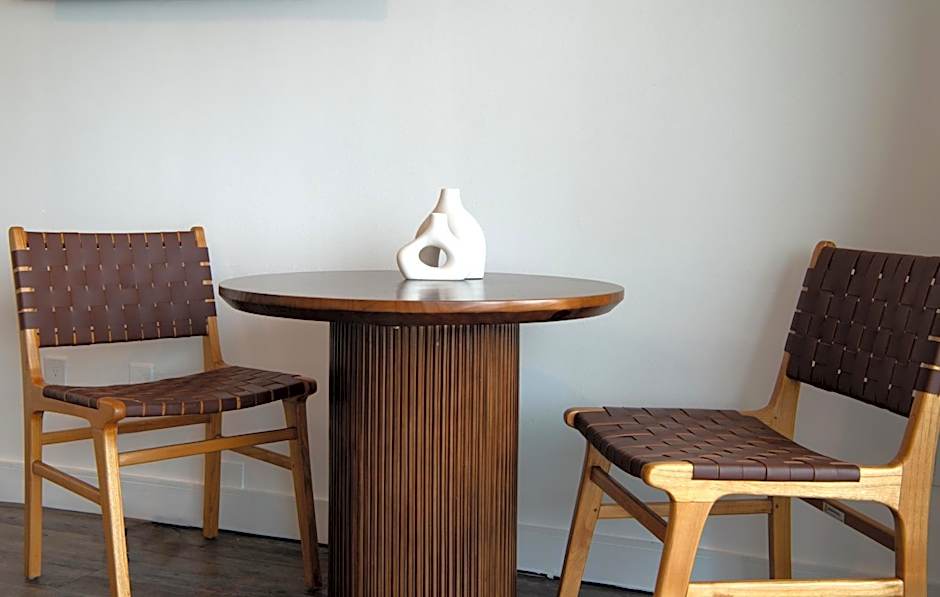 Hollywood Hills Hotel