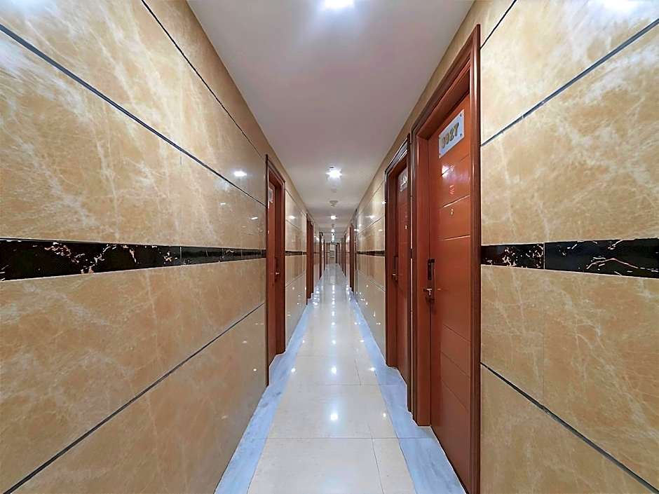 RedDoorz Plus at Winter Benitez